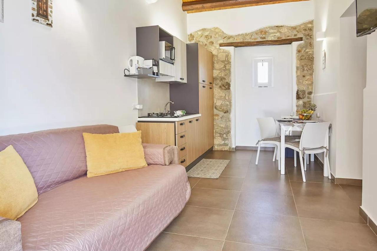 Casale Sammartano Apartments Ummari Kültér fotó