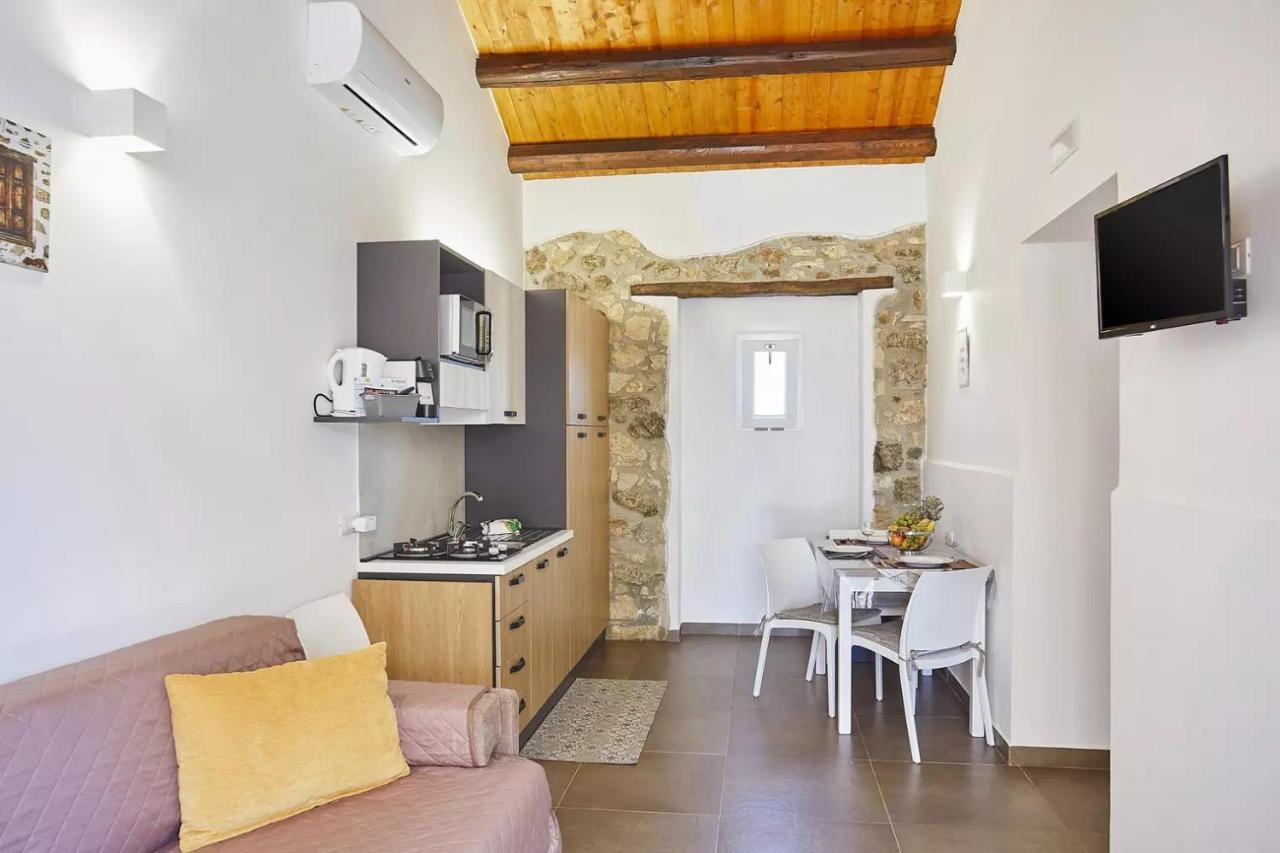 Casale Sammartano Apartments Ummari Kültér fotó