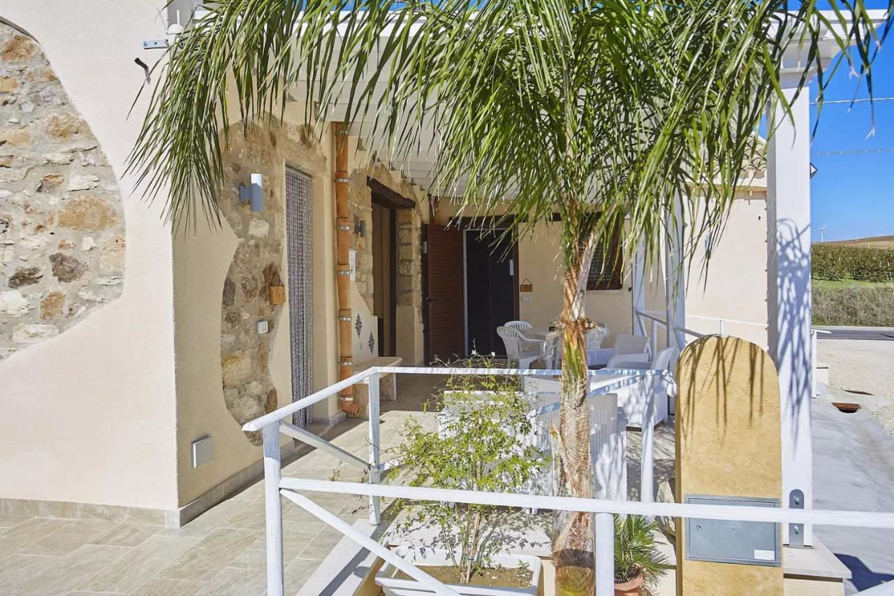 Casale Sammartano Apartments Ummari Kültér fotó